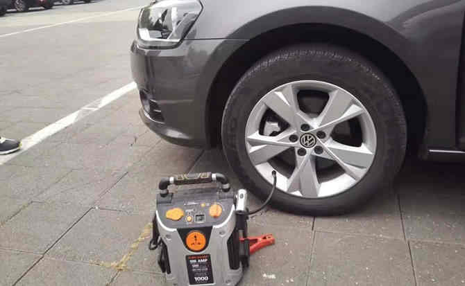 东兴汽车搭电案例