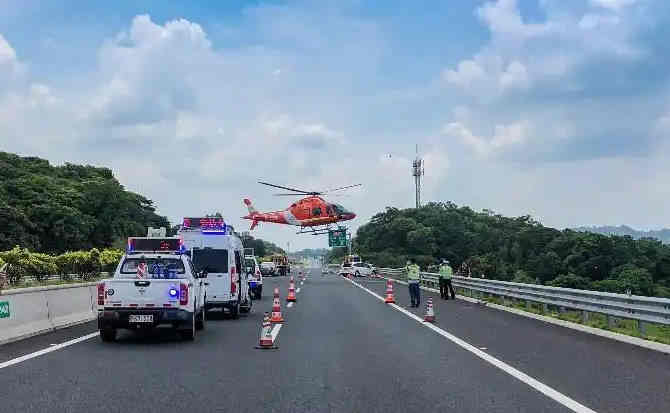 东兴高速公路汽车救援案例